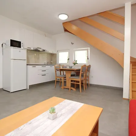 Corinthia 4 By Interhome * باشْكا