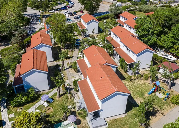 Corinthia 4 By Interhome Apartman