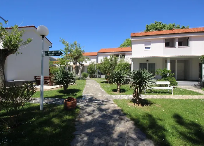 Corinthia 4 By Interhome באסקה