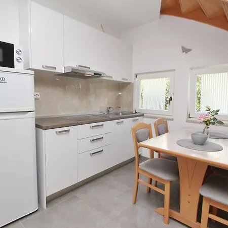 Corinthia 4 By Interhome 公寓 *